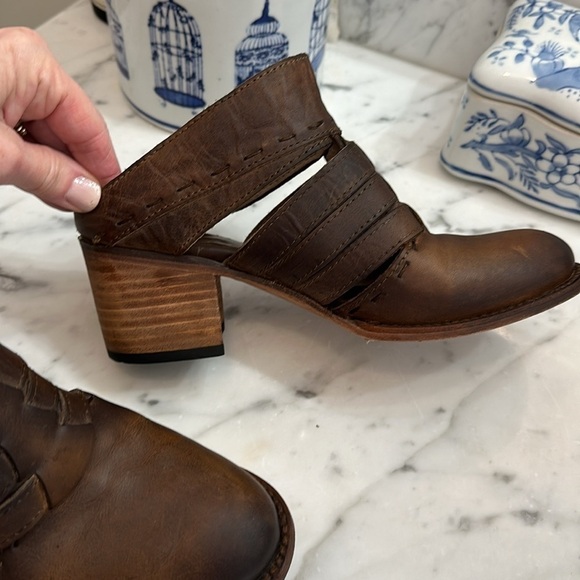 Freebird Lucky open back booties EUC   1 strap removed on each boot - Picture 4 of 10